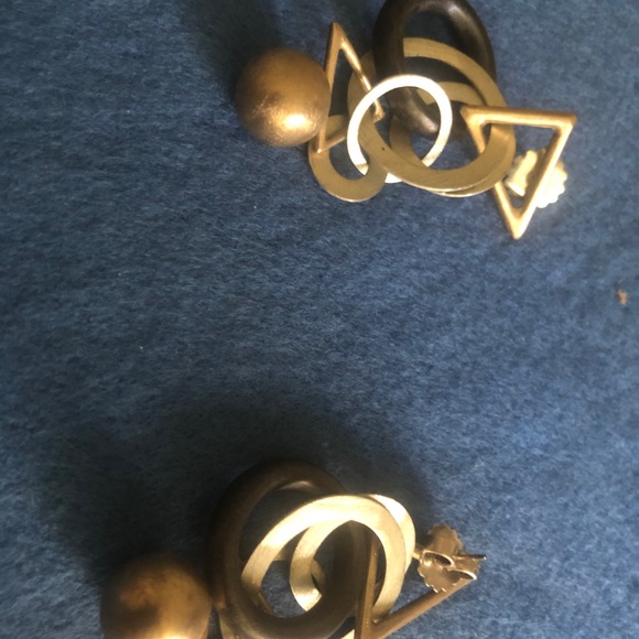 Necklace, earrings and bangle with free-floating geometric shapes as charms - Picture 10 of 12